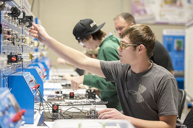 Students and instructor in science lab