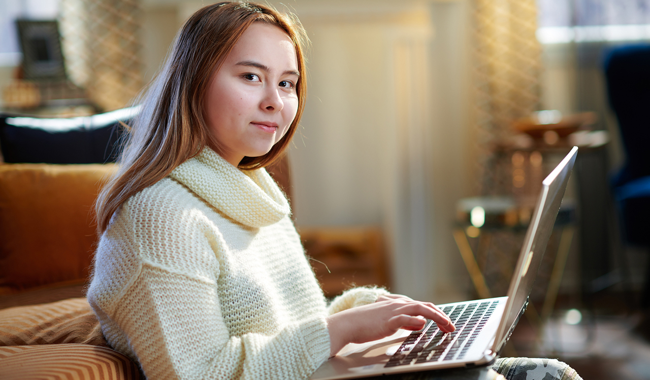 Student at home online